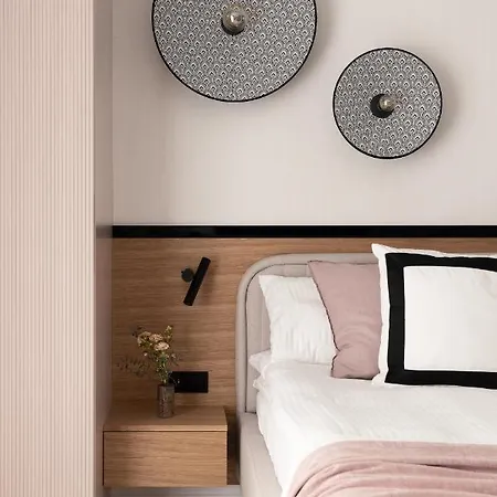 Apartment Rose With Bath By Oneapartments Sopot