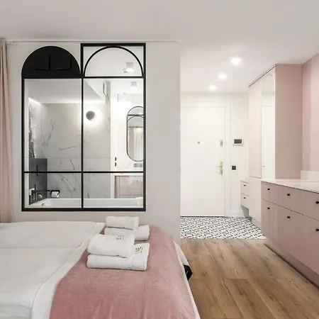 Rose With Bath By Oneapartments * Sopot